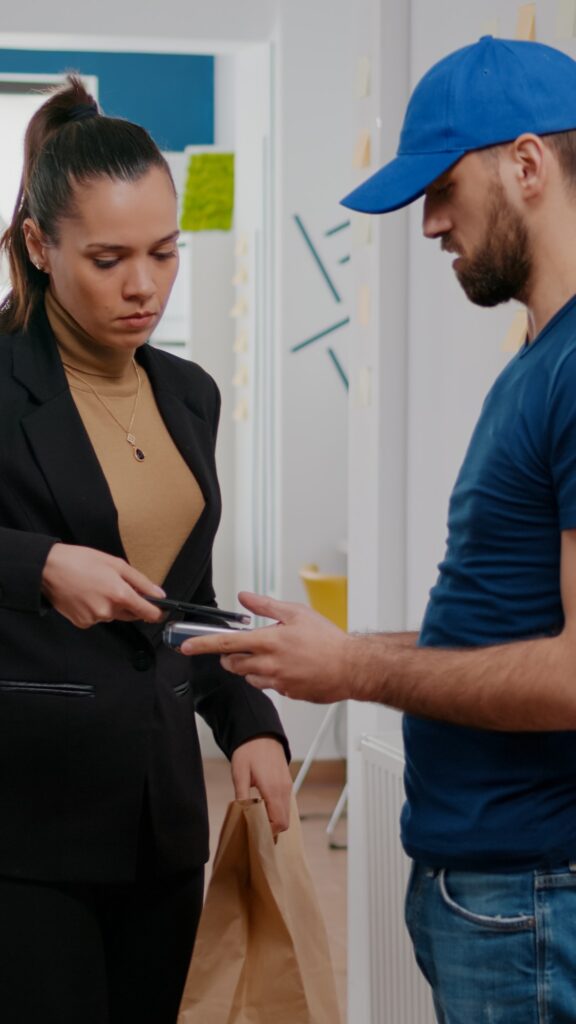 Recevoir un colis, devenir transporteur | Devenir transporteur ou livreur pour particuliers à l'étranger l BAGAJI